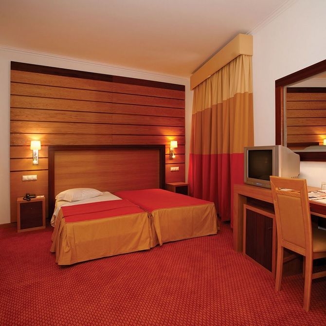 Twin Room Twin Room