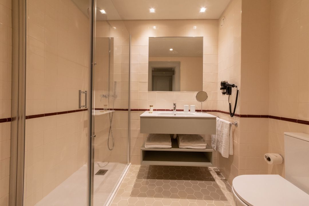 Twin Standard Room - Bathroom