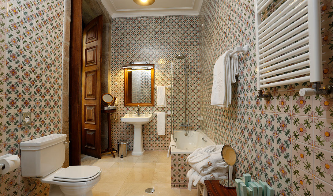 Bathroom - Palace Rooms